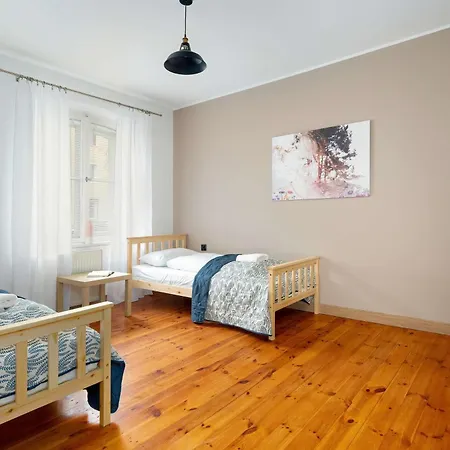 Family With A Remote Work Space In By Renters 포즈난