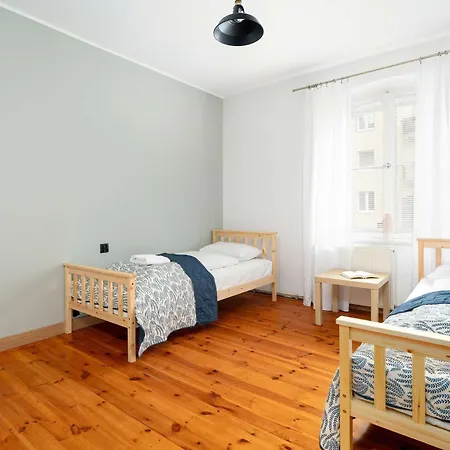 Family With A Remote Work Space In By Renters 아파트