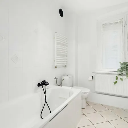 Family With A Remote Work Space In By Renters * Познань